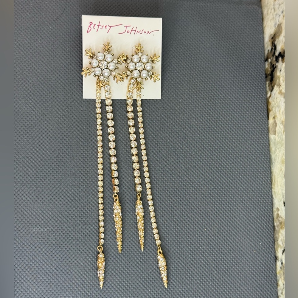 NWT Betsy Johnson Snowflake Rhinestone Crystal Long Dangle Earrings - Picture 3 of 8